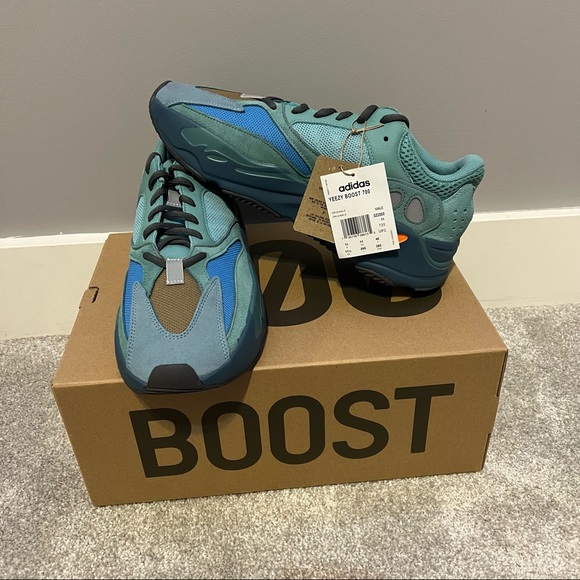 Adidas Yeezy Boost Sneakers - Picture 1 of 4